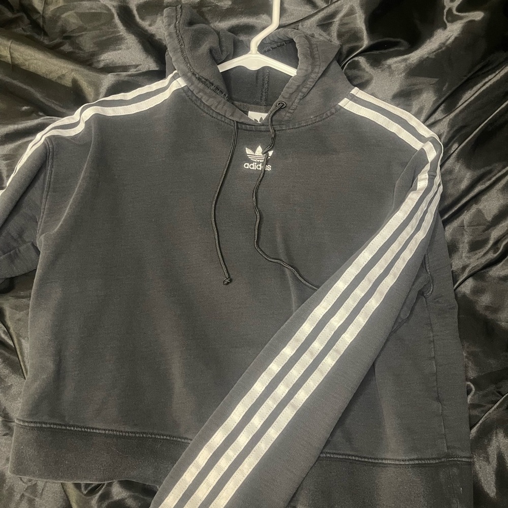 Cropped adidas sweatshirt